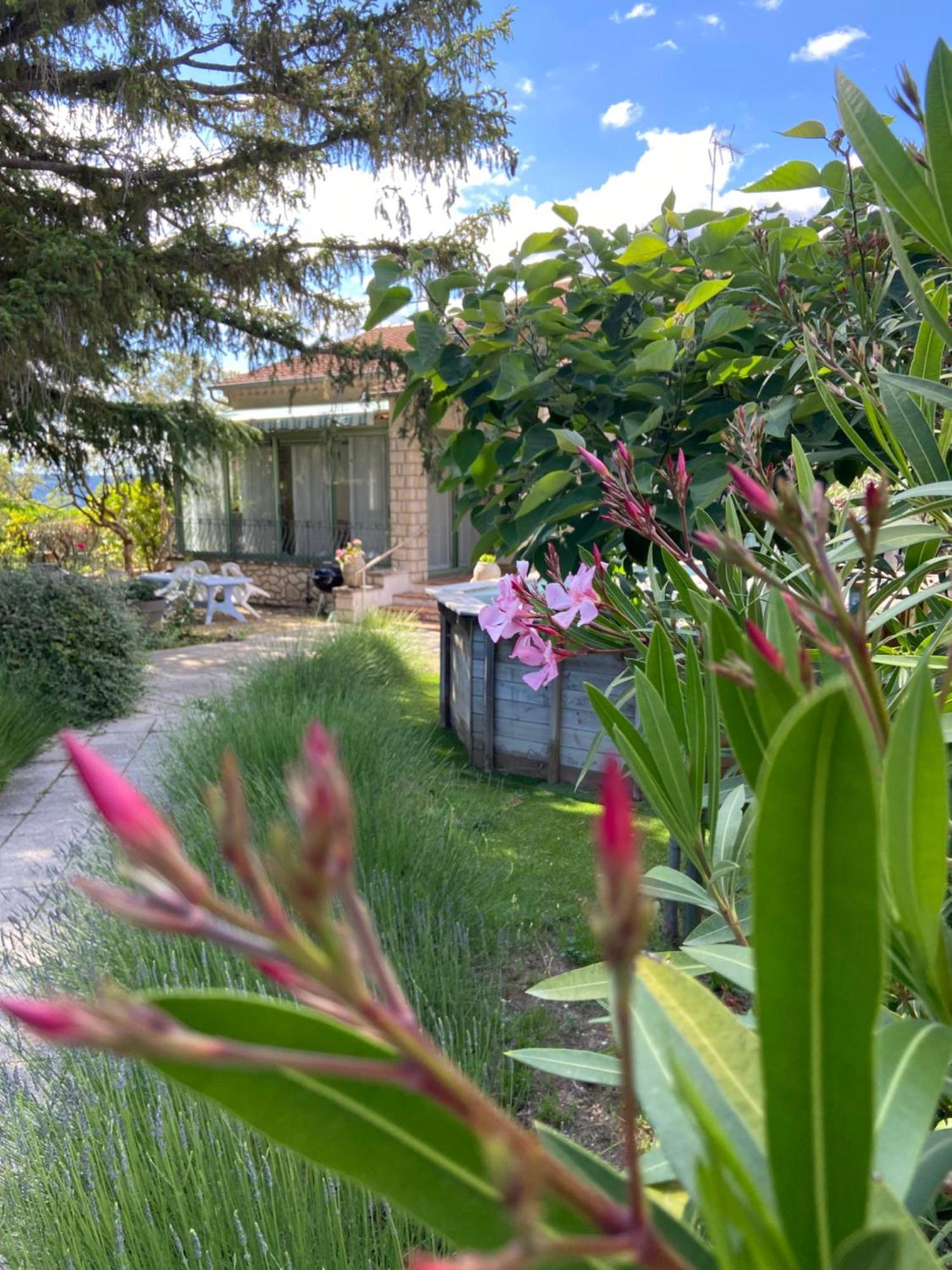 La roseraie Bonnieux Extérieur photo